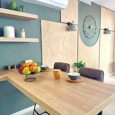 Designer In Prime Location Near The Sea Σλιέμα