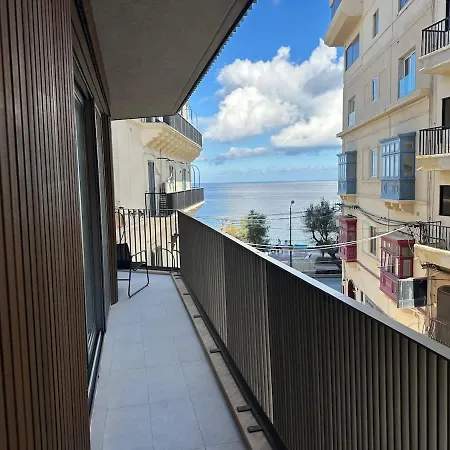 Designer In Prime Location Near The Sea Διαμέρισμα *