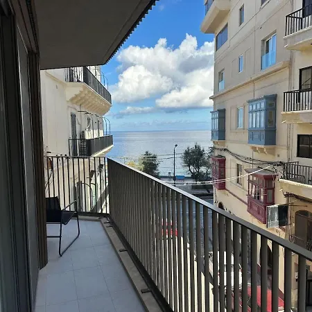 Designer In Prime Location Near The Sea * Σλιέμα