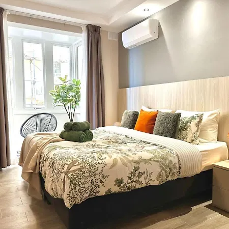 Designer In Prime Location Near The Sea Διαμέρισμα *